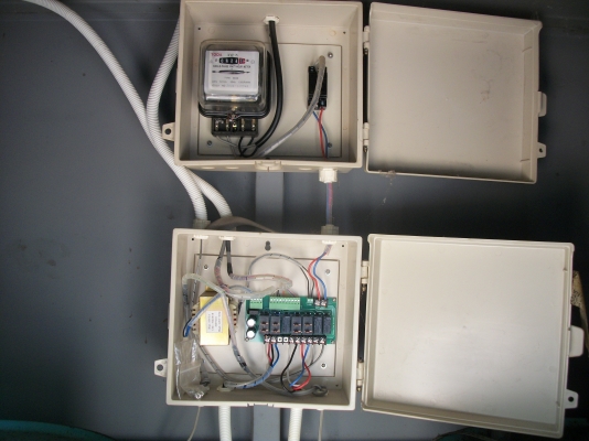 ขายปั้มหยอดเหรียญ 2 หัวจ่าย พร้อมใช้ ถังบรรจุถังละ 200 ลิตร