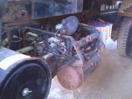 ฝากขาย 10ล้อดั้ม ISUZU DECA270 maxroad ปี49 , HiNO mega260 ปี47เกียรetom ทั้ง2คันใช้งานได้ดี ขายคันละ1900000