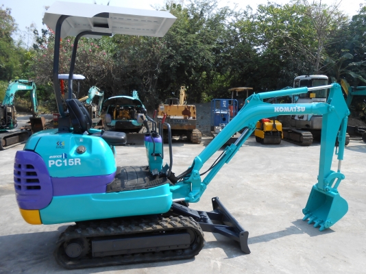 ขายรถขุดขนาดเล็ก KOMUTSU PC15R-8  รุ่น 8