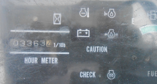 ขายรถขุดขนาดเล็ก KOMUTSU PC15R-8  รุ่น 8