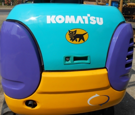 ขายรถขุดขนาดเล็ก KOMUTSU PC15R-8  รุ่น 8