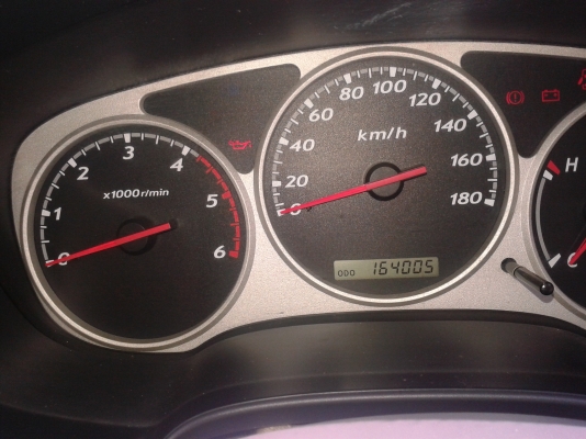 ขายรถนั่งครอบครัวสี่ประตู