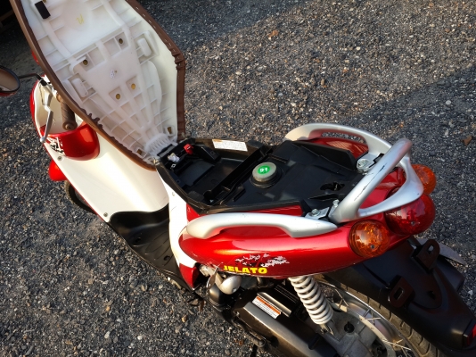 ซูซูกิ เจลาโต้ 125 ccปี12 สีแดงเกียร์ออโต้ สภาพสวยมาก ทะเบียนพร้อมโอน