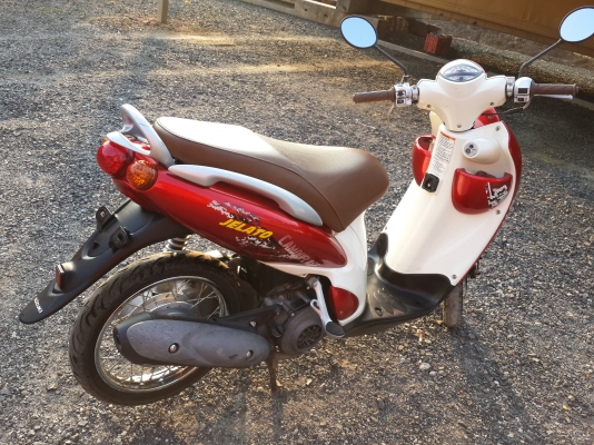 ซูซูกิ เจลาโต้ 125 ccปี12 สีแดงเกียร์ออโต้ สภาพสวยมาก ทะเบียนพร้อมโอน