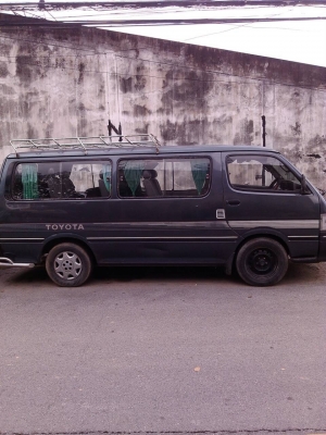 ขายรถตู้toyotaหัวจรวดปี95ทะเบียนเต็มพร้อมโอนราคา85000บาท