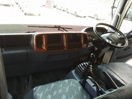 ขาย HINO FG ปี 2546/ 210 แรงม้า ตู้แห้ง 3 บาน ยาว 7.20 เมตร สภาพสวย พร้อมรับงาน สนใจโทร 081-4825911 คุณ พิมพ์ใจ  058-0097969 คุณ รุ่ง