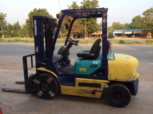 ด่วนๆขายรถฟอร์คลิฟต์ Komatsu fd25c-12 ไม่เคยใช้ในไทย ดีเซล ไซค์ชิฟ (เกียร์ออโต้)