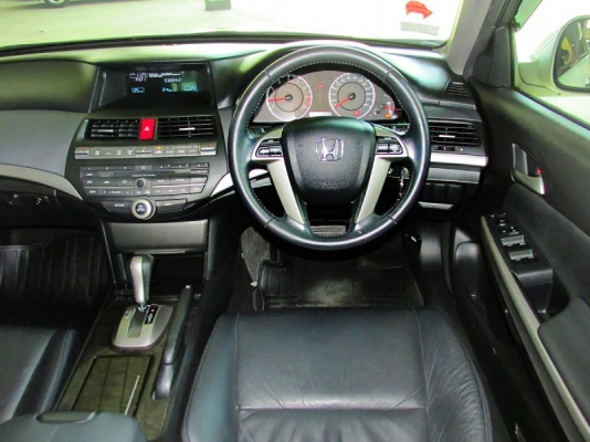 HONDA NEW ACCORD 2.0 ปี2012 สีขาว