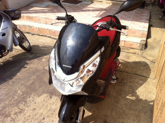 ขายด่วน pcx150 ดำ/แดง ปี 2012 6,xxxโล สภาพดี 98\%