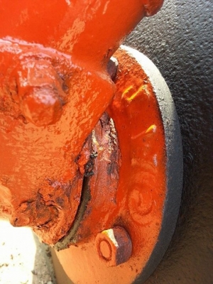 ผานบุกใส่รถไถเล็ก ของ CMT ชลบุรีเมืองทอง