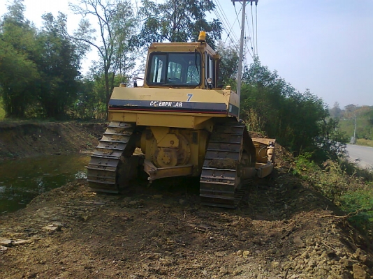 แทรคเตอร์ CAT D6 H ลดราคาจาก 2,350,000 บาท.