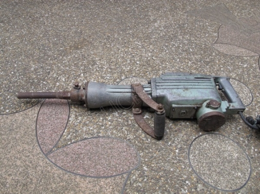 อุปกรณ์เครื่องมือช่าง-เครื่องใช้ไฟฟ้า 28 รายการ มูลค่าหลายแสนบาท ขายเพื่อเลิกกิจการ