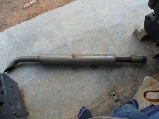 ขายแล้วจาก จ.กาฬสินธุ์ ท่อไอเสียรถไถฟอร์ดNH6640 แท้เก่านอก สภาพสวย