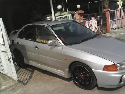 ขายท้ายเบ็นซ์ แต่งEVO4 เครื่องเดิมล้อ17 ท่อNITTO