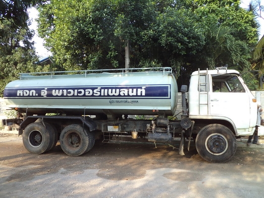ขายรถสิบล้อ 2 เพลา 195 แรง บรรทุกน้ำ ขนาด 18000 ลิตร