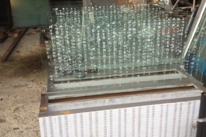 กระจกกั้นห้องอาหารญี่ปุ่นพร้อมไฟและปลั๊กเป็นกระจกแคปเปอร์เขียนอักษรญี่ปุ่น พร้อมฐานตั้ง กว้าง 50 ซ.มยาวประมาณ 1.2เมต สูงประมณ 1 เมตร  มีทั้งหมด 10 ตัวครับราคานี้คุ้มครับสวยๆ