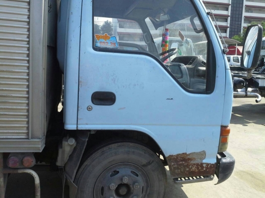 ขาย 6 ล้อ ISUZU NPR66P ปี2000 120 แรง ฝาขาว