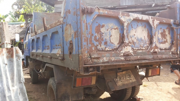 ***ขายแล้วครับขอบคุณ Truck2hand ขาย6ล้อดั๊มดิน ราคาเบาๆ "ซื้อ1ได้2เครื่อง" ISUZU KS คัสซี77 วางเครื่องNISSAN ED60 100HP(ไม่มีใบคุม)เครื่องดี แรงดี ติดง่าย ไม่เยิ้ม เผาหัว ช่วงล่างFหลัง(Fเล็ก) คัสซีดี มีตามดบ้าง ข้างในคัสซีสวย กระบะดั๊มเหล็ก4ตัน