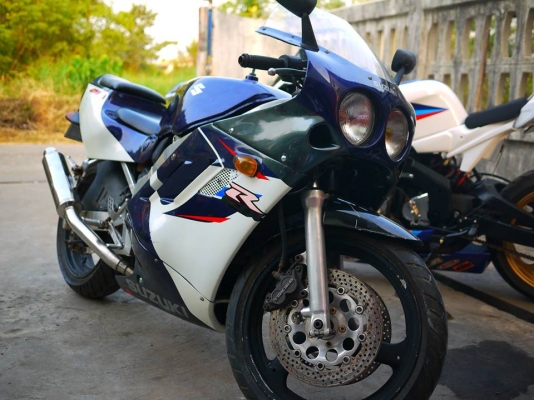 ขาย Suzuki R5 400 พร้อมทะเบียนแท้ รถเก็บเดิมทุกชิ้นทำทุกอย่างใหม่หมด เปลี่ยนไฟท้ายเป็นของเดิม ถ่ายน้ำมันเครื่องใหม่ กรองน้ำมันเครื่องใหม่ แบตใหม่ สายคันเร่งใหม่ สายคลัชใหม่ สายล็อคเบาะใหม่ หัวเทียนใหม่สี่หัว สายโช๊คใหม่ ประเก็นใหม่ กรองอากาศใหม่ หม้อน้ำเป