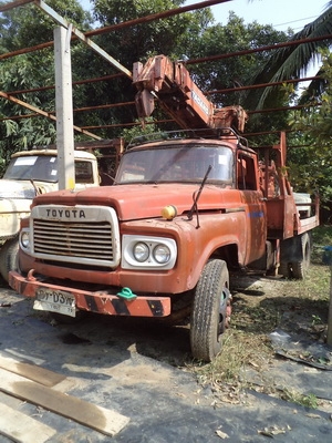 ขายรถเครนขนาด 5 ตัน 3 ปลอก รถพร้อมใช้แต่ต้องไปเก็บสีหน่อย