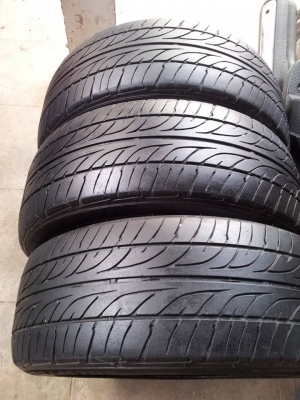 ขายยาง Dunlop 225 55 17  (3 เส้น) ปี 10