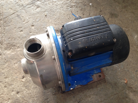 ขายปั้มน้ำหอยโข่งหัวสแตนเลส LOWARA 3/4 HP. ไฟบ้าน 220 V สภาพสวย พร้อมใช้งาน