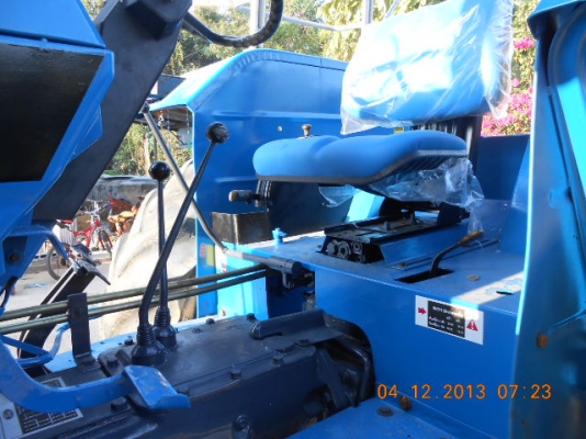 ขายรถไถ  ฟอร์ด  สภาพเยี่ยม   6640   ปี   1993