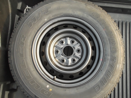 ขายยางอะไหล่ บริดส์โตน ดูลเลอร์  245/70R16 กับdunlop 245/70R16