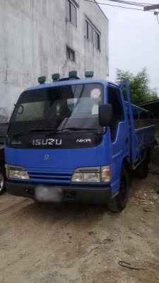 รถอีซูซุ 4 ล้อ  ( ไม่ดั้ม )  100 แรงม้า ปี 48  สนใจติดต่อ 081 - 6079515