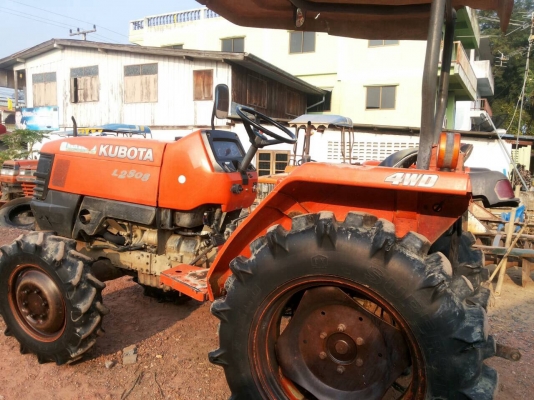 ปัญญาแทรคเตอร์มาแล้ว...จัดมาให้ครับ คูโบต้า L2808  ตัวเปล่า พร้อมเล่มทะเบียน