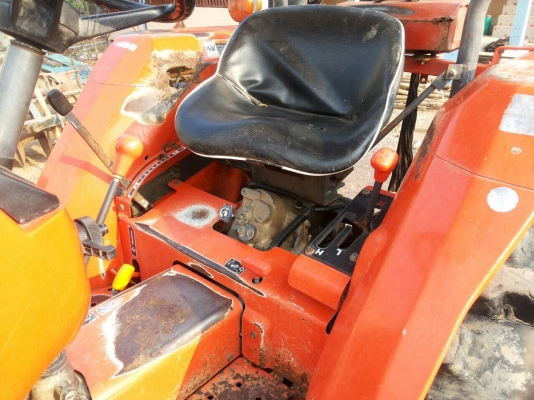 ปัญญาแทรคเตอร์มาแล้ว...จัดมาให้ครับ คูโบต้า L2808  ตัวเปล่า พร้อมเล่มทะเบียน