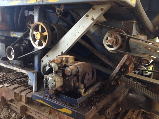 ขายรถเกี่ยว ไทยเส็งพัฒนาการเกษตร เดี่ยวทรนง เครื่อง jo8c ปั๊มไดกิ้น 22 ตัวเดิน12ht สภาพทำงานได้ขายตามสภาพ350000บาทติดต่อ วรพจน์ 0813467572