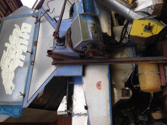 ขายรถเกี่ยว ไทยเส็งพัฒนาการเกษตร เดี่ยวทรนง เครื่อง jo8c ปั๊มไดกิ้น 22 ตัวเดิน12ht สภาพทำงานได้ขายตามสภาพ350000บาทติดต่อ วรพจน์ 0813467572