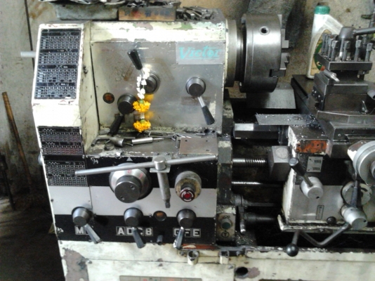 ขายเครื่องกลึง 6 ฟุต VICTOR นิ้วมิลไม่ต้องเปียน