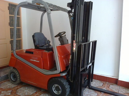 ขาย 80,000 บาท ขายรถไฟฟ้าแบบ4ล้อนั้งขับ ขนาด1.5ตัน เสาสูง4.50 เมตร แผงงาสไลด์ ช้าย-ขวาได้