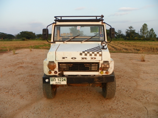 ขายรถกระป้อยกสูง FORD รุ่นไทยประดิษฐ์ เหมาะสำหรับวางคานทำขับ 4 หรือทำเดิมๆ