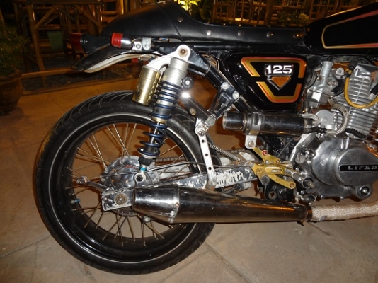 ... เปิดตัว CG250 คาเฟ่ สตาร์ทมือ แต่งประกวด เครื่อง Lifan250 / เบาะตูดมด... ... เปิดตัว CG250 คาเฟ่ สตาร์ทมือ แต่งประกวด เครื่อง Lifan250 / เบาะตูดมด...