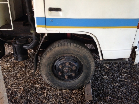 รถ 6 ล้อ อีซูซุดั้ม NPR เครื่อง100 hp. ติดต่อ 092-5911165 ตี่