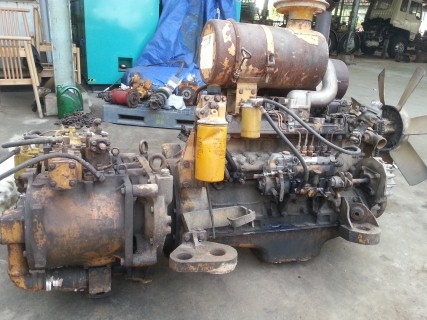 ขายเครื่อง komatsu pc200-2 s6d105-B-1 พร้อมปั๊มท้ายเครื่อง หรือแยก