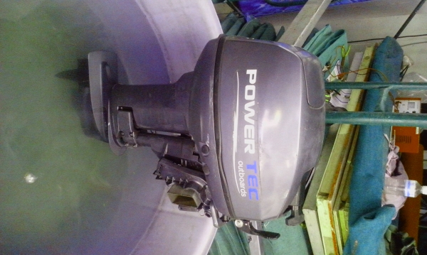 เครื่องยนต์เรือ 15 แรง สนใจติดต่อ 092-263-9329