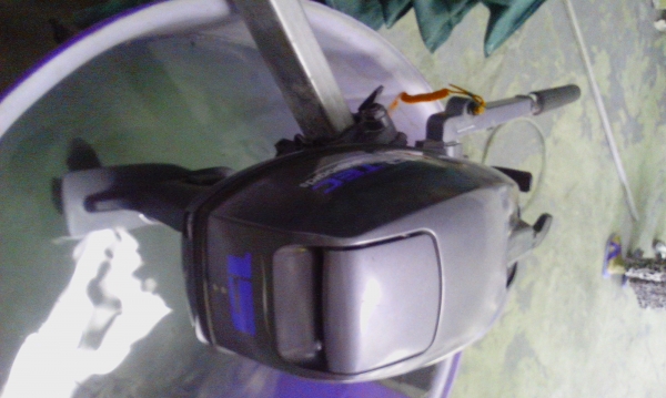 เครื่องยนต์เรือ 15 แรง สนใจติดต่อ 092-263-9329