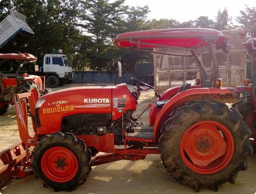 แทรกเตอร์ 47 แรงม้า 390,000