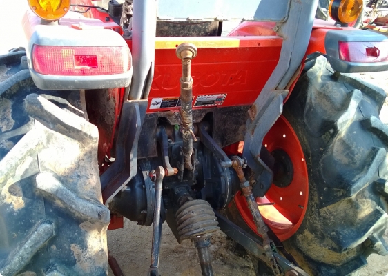 แทรกเตอร์ 47 แรงม้า 390,000