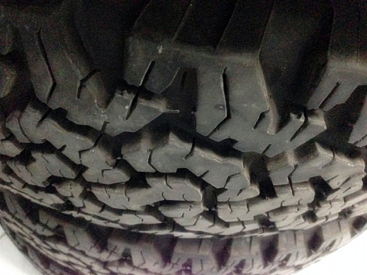 ขายยาง BF Goodrich All-Terrain T/A 265/75 R16 ปี 12