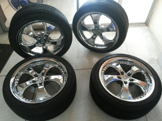 ล้อแม็ก AF ขอบ 18 พร้อม ยางปี2013