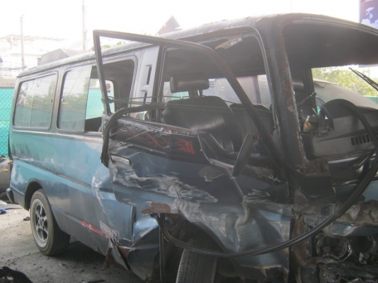 ///ขายซากรถตู้///เครื่องQD32