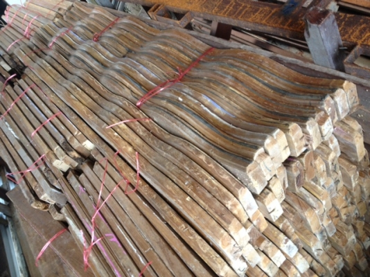 ไม้สักเป็นไม้สักเก่าครับขนาดครับ 1*3 นิ้ว  สนใจไงไทรสอบถามได้ครับ