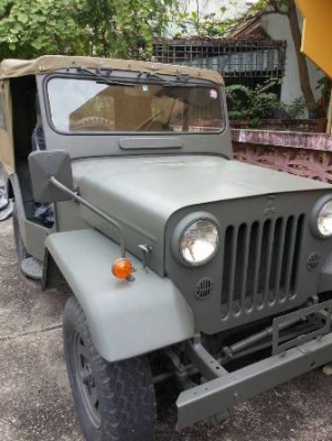 ขาย Jeep มิตซูบิชิ j53  4DR6 2700 cc. turbo เดิม ๆ.