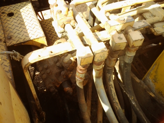 KOMATSU  100  รุ่น2  เครื่อง   WO6D