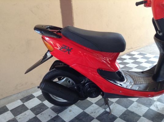 ขาย!!!ฮอนด้าZX 50cc สต๊าทมือและเท้า ดิ๊สเบรคหน้า ปีที่ซื้อ53 รถเครื่องดีคับ มีกล่องเก็บของใต้เบาะคับ